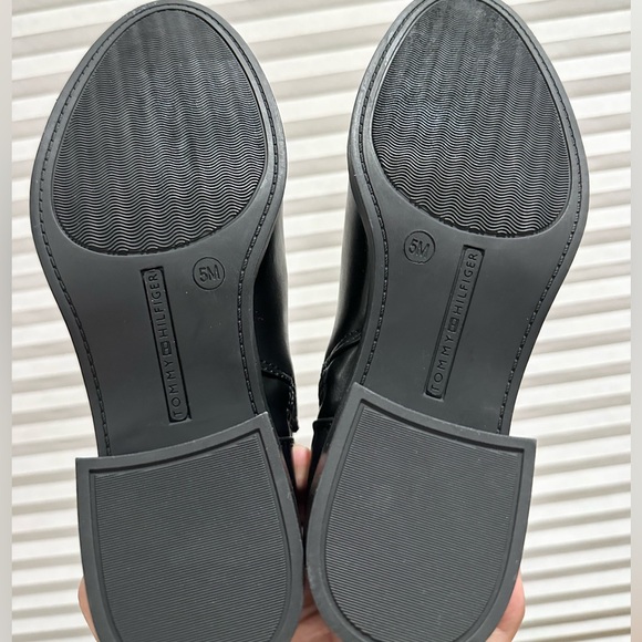 🌸TOMMY HILFIGER🌸 Diyana Faux Leather Ankle Bootie Black Size: 5 - Picture 15 of 15